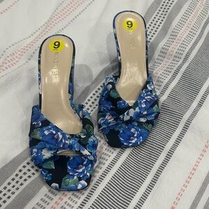 Nine West Blue Floral Mules